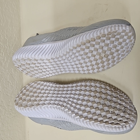 Lightweight sneakers - Picture 3 of 5